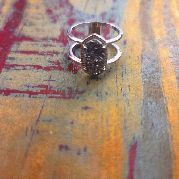 Kendra Scott Elyse Silver ring in Platinum Drusy - size 8 - Picture 4 of 4